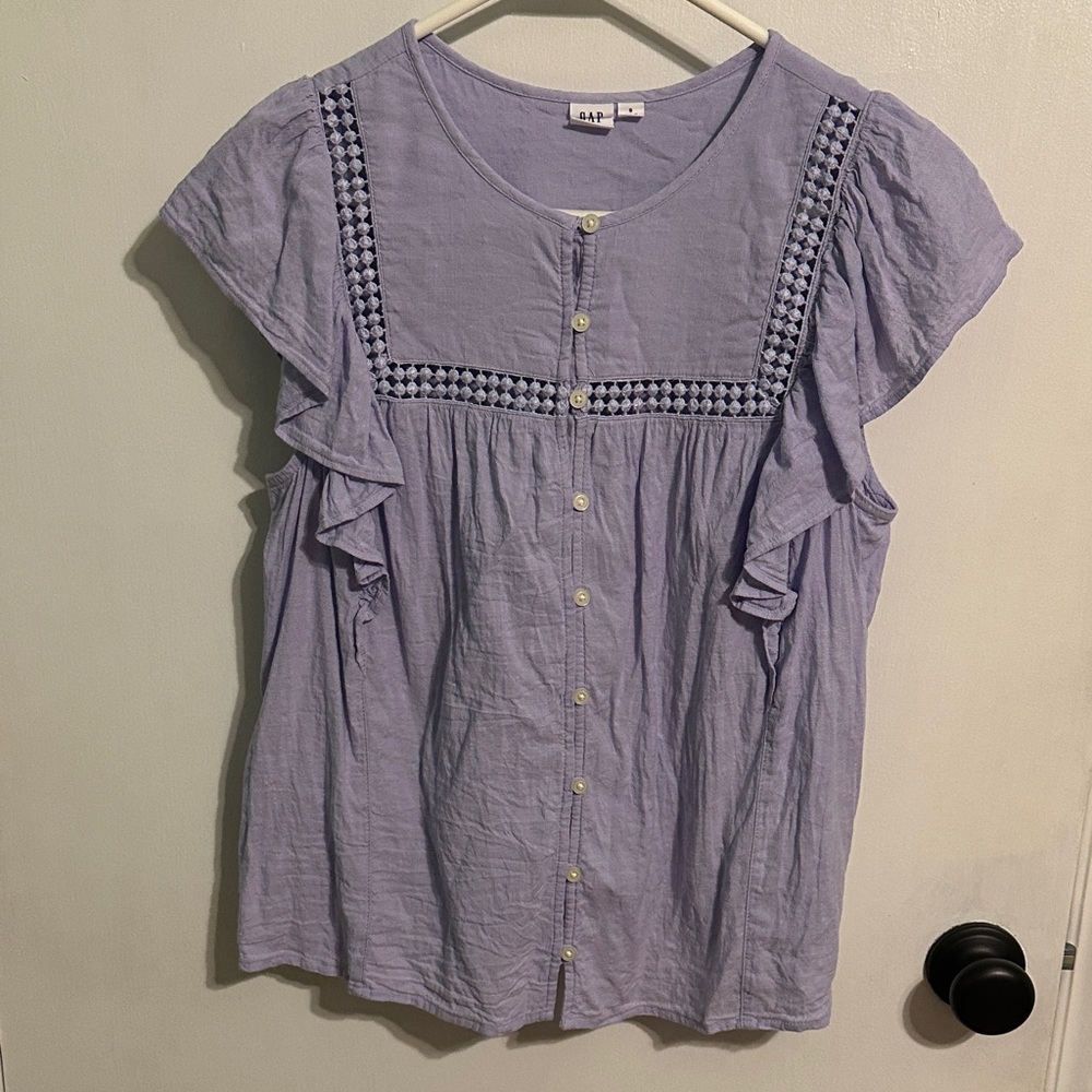 0081 GAP Women's Light Purple Ruffle Blouse‎ womens size small